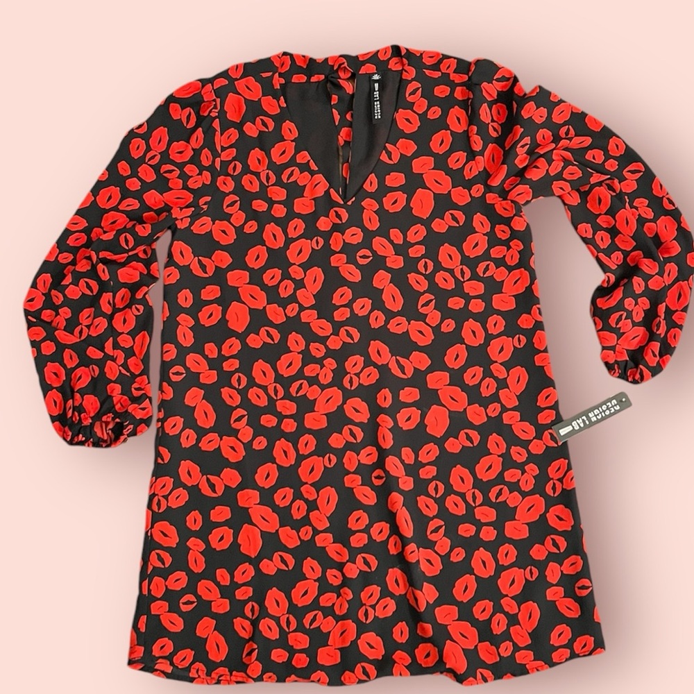 Design Lab Lips Kiss mini dress L new with tags
